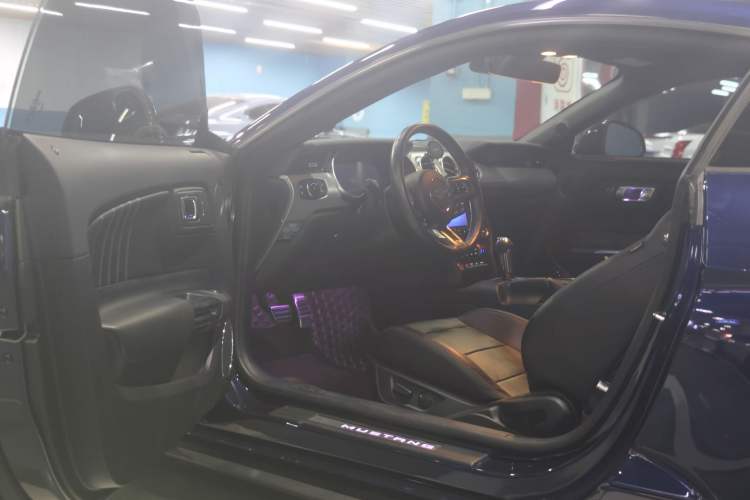 Used Ford Mustang 2020 2.3L EcoBoost Interior 3