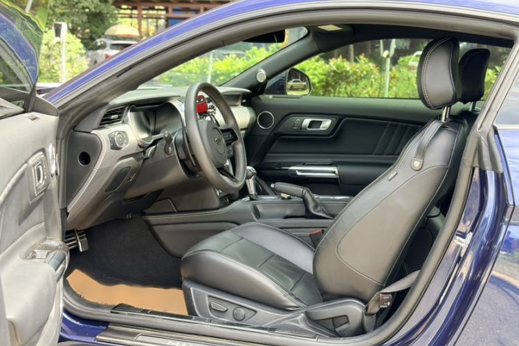 Used Ford Mustang 2020 2.3L EcoBoost Interior 5