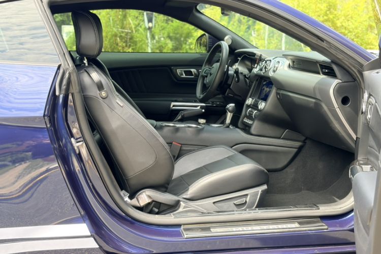 Used Ford Mustang 2020 2.3L EcoBoost Interior 6