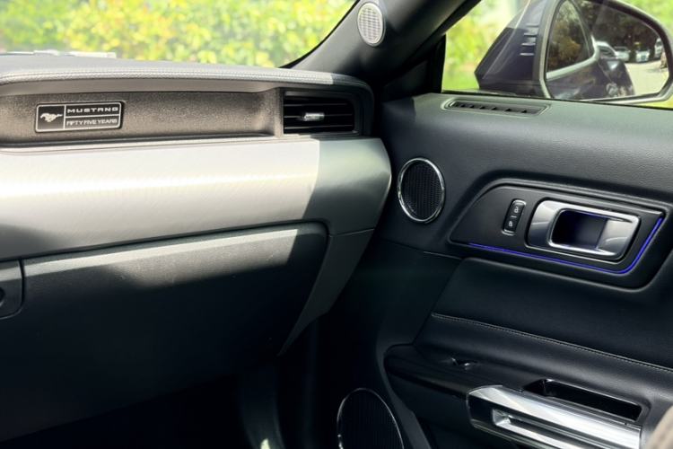Used Ford Mustang 2020 2.3L EcoBoost Interior 9