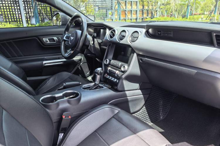 Used Ford Mustang 2020 2.3L EcoBoost Interior 3