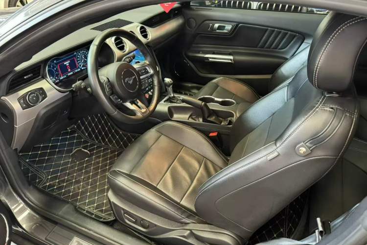 Used Ford Mustang 2020 2.3L EcoBoost Interior 5