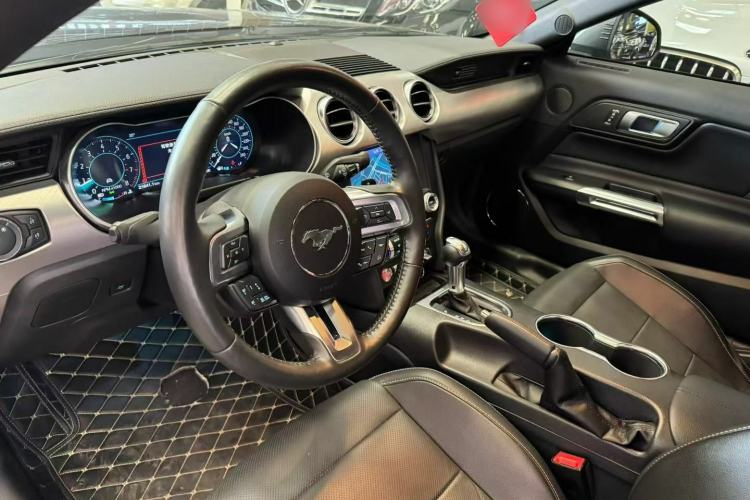 Used Ford Mustang 2020 2.3L EcoBoost Interior 6
