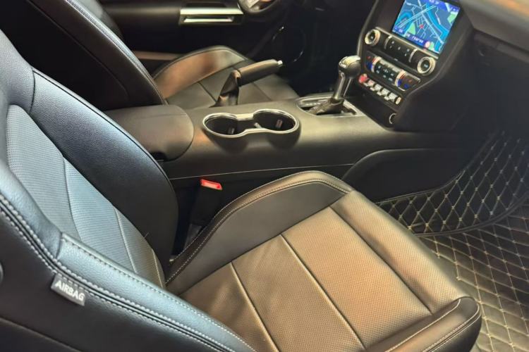 Used Ford Mustang 2020 2.3L EcoBoost Interior 7