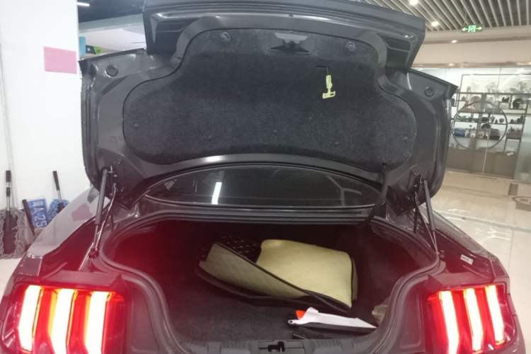 Used Ford Mustang 2020 2.3L EcoBoost Trunk