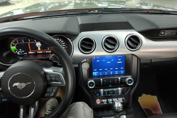 Used Ford Mustang 2020 2.3L EcoBoost Center Console