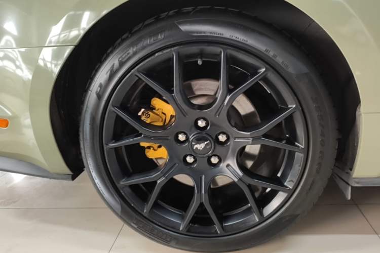 Used Ford Mustang 2020 2.3L EcoBoost Right Rear Wheel Hub