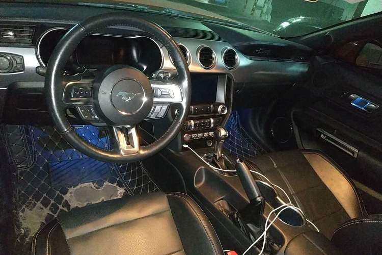 Used Ford Mustang 2020 2.3L EcoBoost Center Console