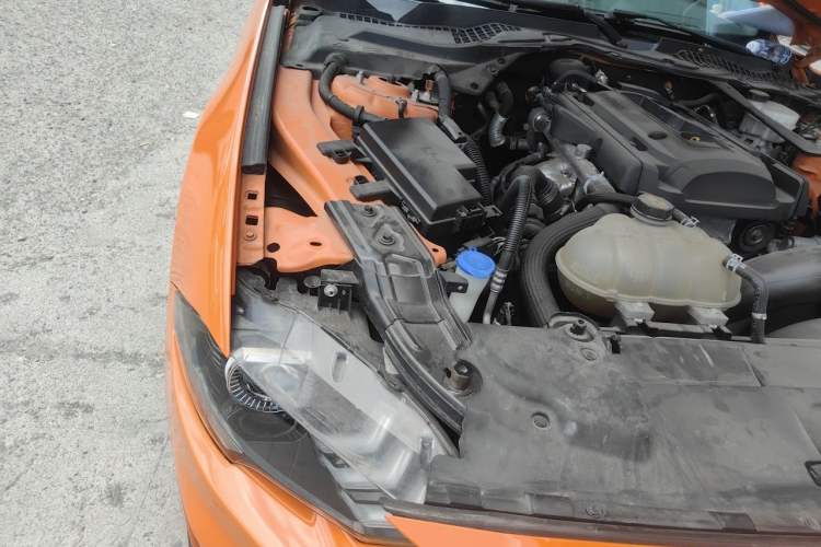Used Ford Mustang 2020 2.3L EcoBoost Engine Bay Right