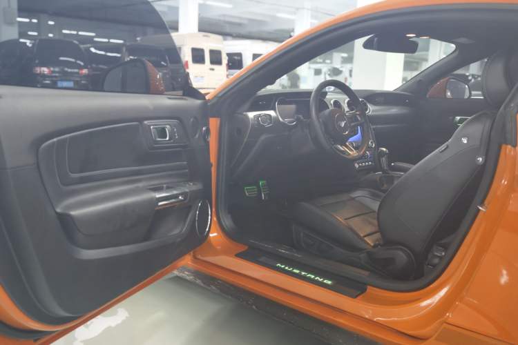 Used Ford Mustang 2020 2.3L EcoBoost Interior 2