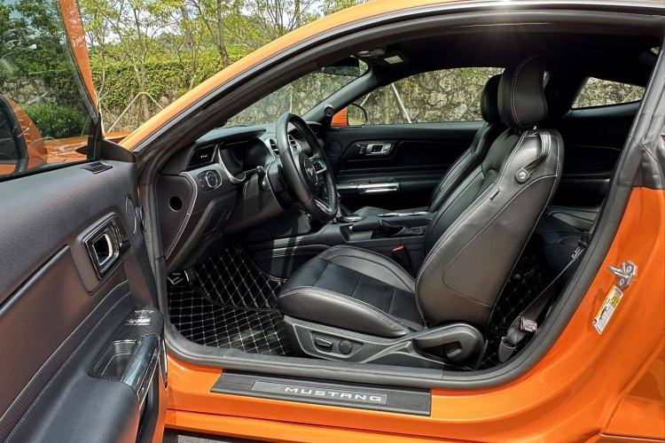 Used Ford Mustang 2020 2.3L EcoBoost Interior 3