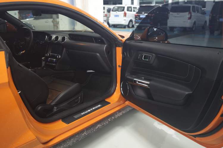 Used Ford Mustang 2020 2.3L EcoBoost Interior 4