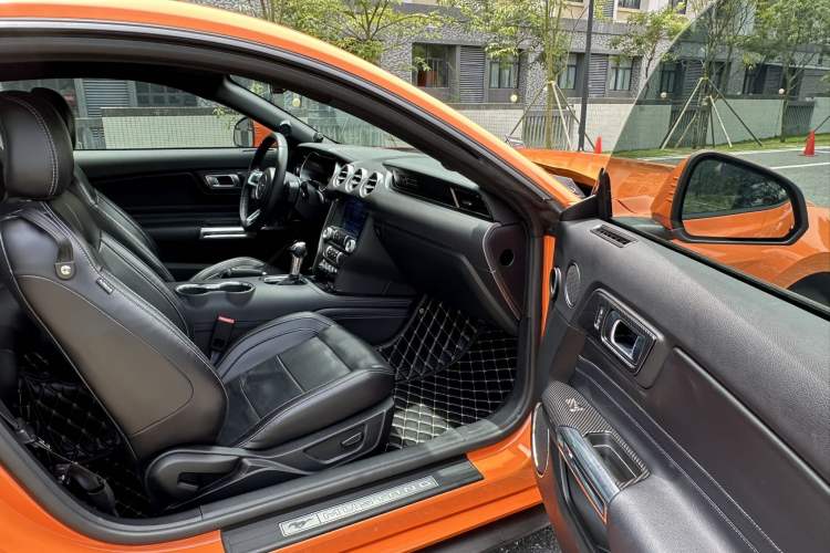Used Ford Mustang 2020 2.3L EcoBoost Interior 5