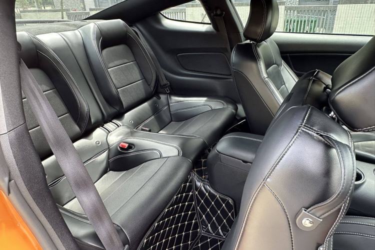Used Ford Mustang 2020 2.3L EcoBoost Interior 8