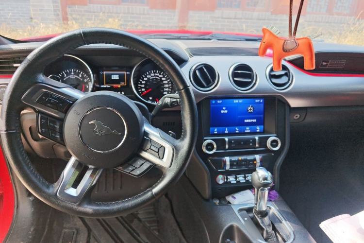 Used Ford Mustang  Center Console