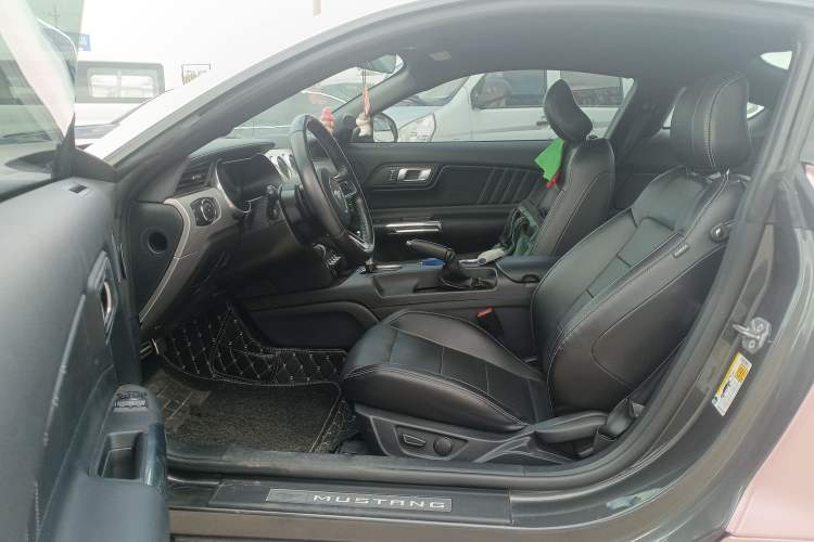 Used Ford Mustang 2020 2.3L EcoBoost Interior 3