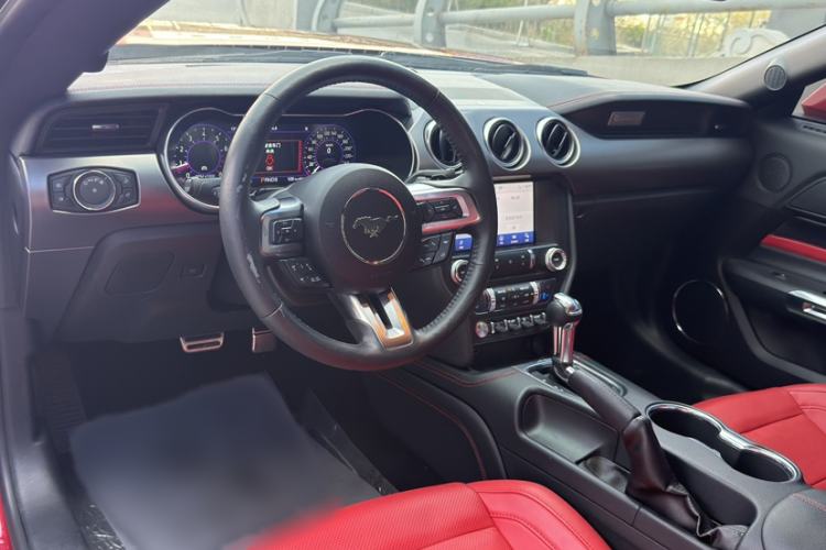 Used Ford Mustang 2020 2.3L EcoBoost Interior 3