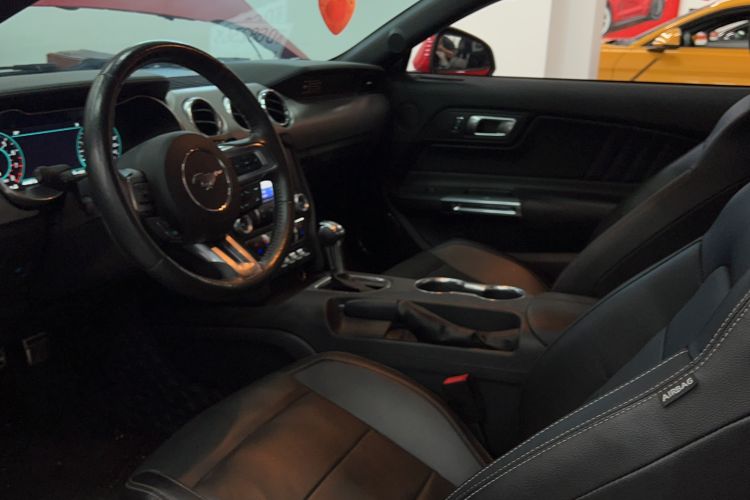 Used Ford Mustang 2020 2.3L EcoBoost Interior 3
