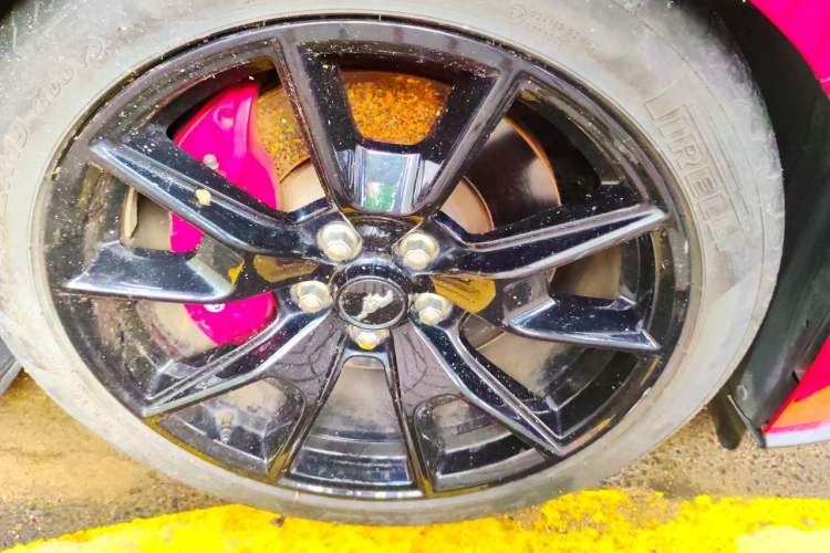 Used Ford Mustang 2020 2.3L EcoBoost Obsidian Phantom Special Edition Right Front Wheel Hub