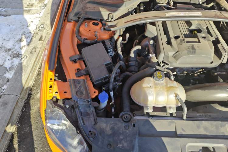 Used Ford Mustang 2020 2.3L EcoBoost Engine Bay Right