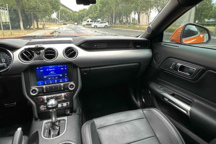 Used Ford Mustang 2020 2.3L EcoBoost Interior 1