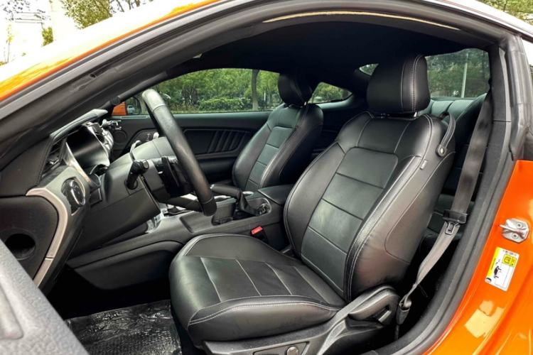 Used Ford Mustang 2020 2.3L EcoBoost Interior 4