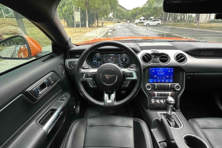Used Ford Mustang 2020 2.3L EcoBoost Interior 7