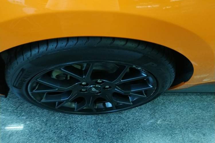Used Ford Mustang 2020 2.3L EcoBoost Right Rear Wheel Hub