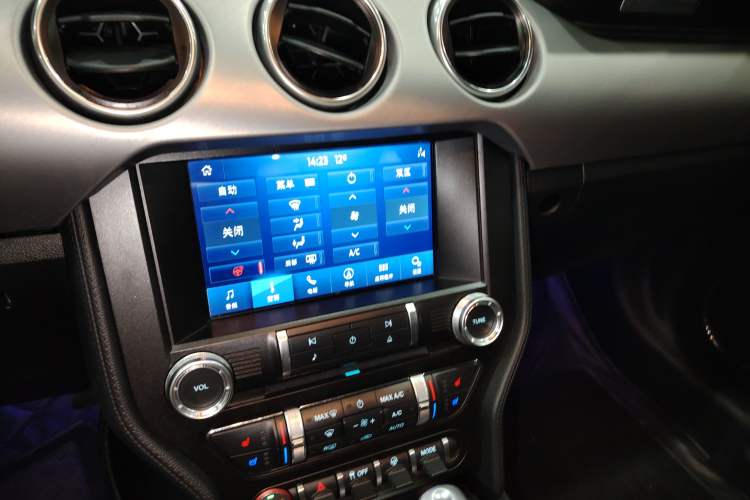 Used Ford Mustang 2021 2.3T EcoBoost Audio And AC Panel