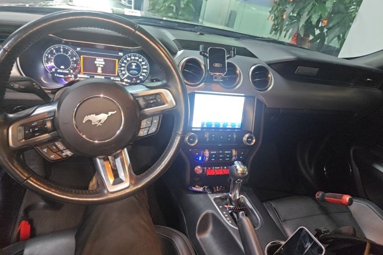 Used Ford Mustang 2021 2.3T EcoBoost Center Console