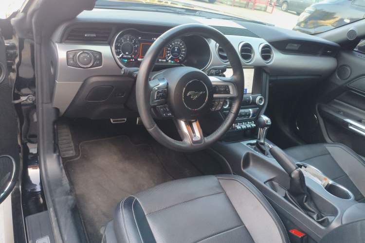 Used Ford Mustang 2021 2.3T EcoBoost Center Console