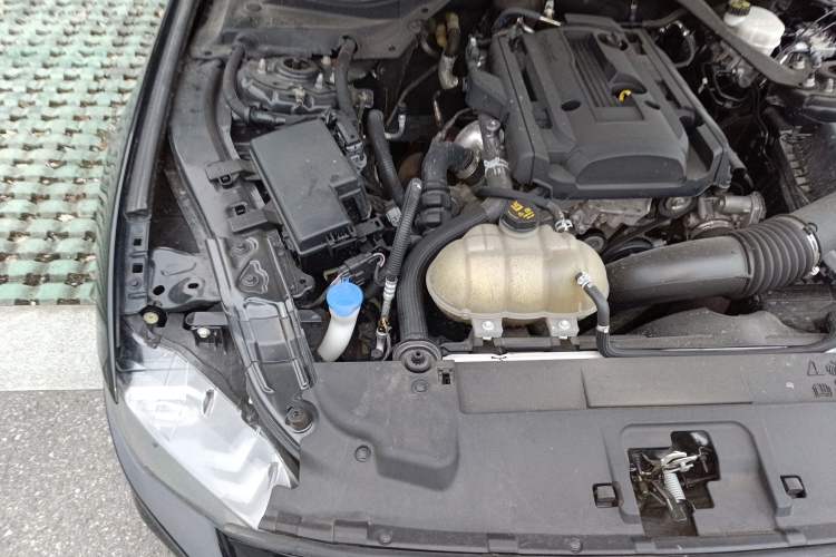 Used Ford Mustang 2021 2.3T EcoBoost Engine Bay Right
