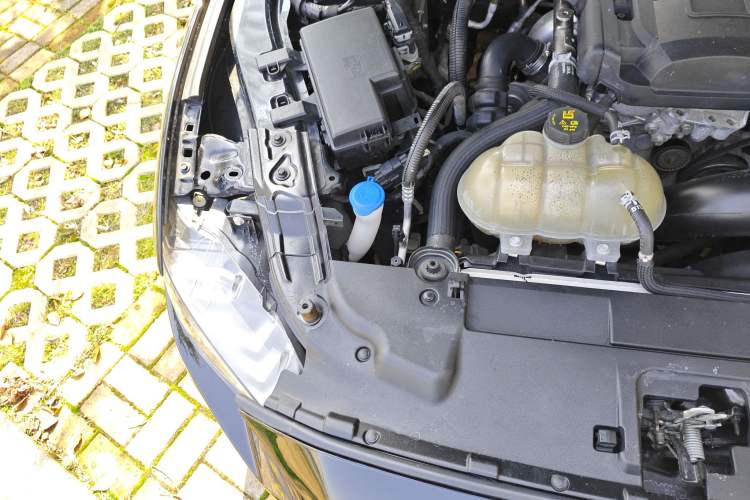Used Ford Mustang 2021 2.3T EcoBoost Engine Bay Right