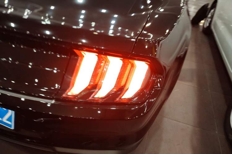 Used Ford Mustang 2021 2.3T EcoBoost Exterior 6