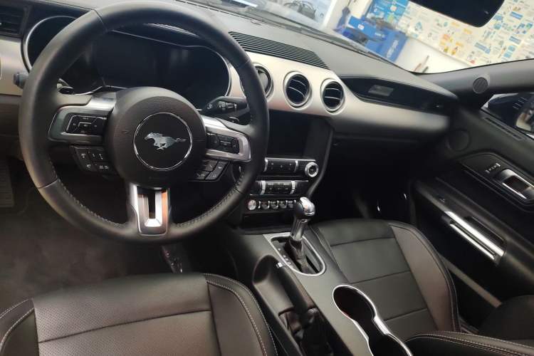 Used Ford Mustang 2021 2.3T EcoBoost Interior 3