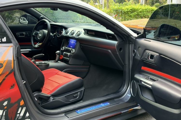 Used Ford Mustang 2021 2.3T EcoBoost Interior 4