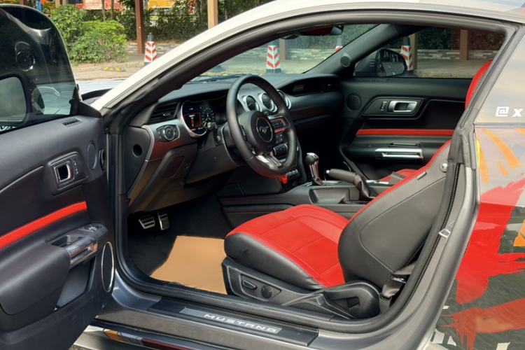 Used Ford Mustang 2021 2.3T EcoBoost Interior 5
