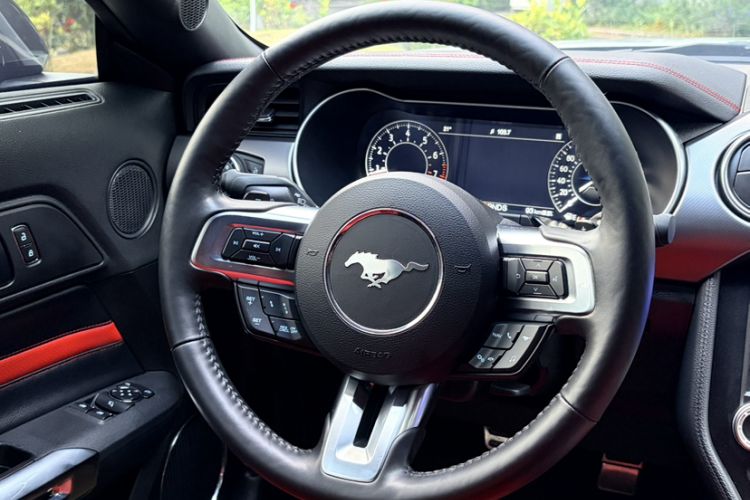 Used Ford Mustang 2021 2.3T EcoBoost Interior 9