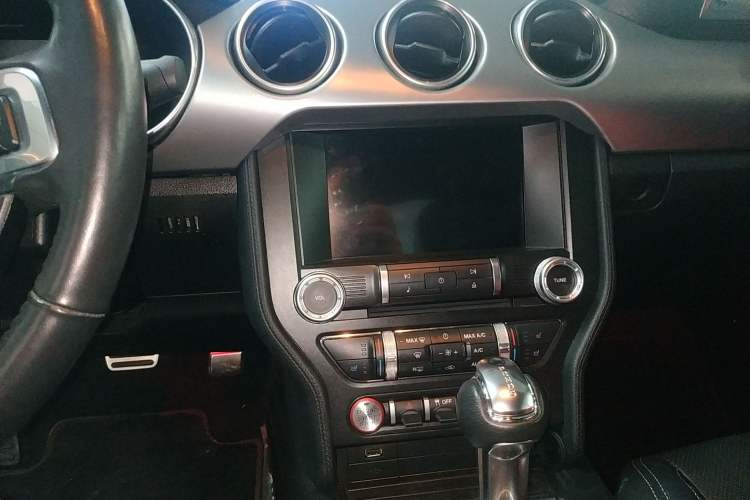 Used Ford Mustang 2021 2.3T EcoBoost Audio And AC Panel