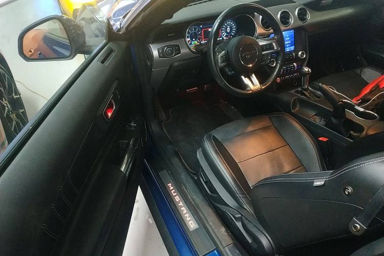Used Ford Mustang 2021 2.3T EcoBoost Interior 3