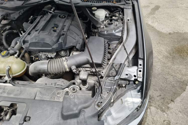 Used Ford Mustang  Engine Bay Left