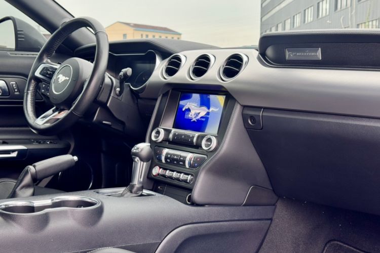 Used Ford Mustang 2021 2.3T EcoBoost Interior 2