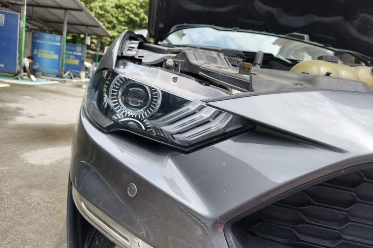 Used Ford Mustang  Right Front Headlight