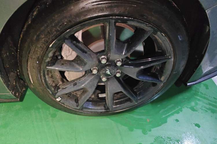 Used Ford Mustang 2021 2.3T EcoBoost Obsidian Phantom Special Edition Right Front Wheel Hub