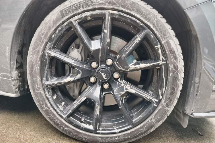 Used Ford Mustang  Right Front Wheel Hub