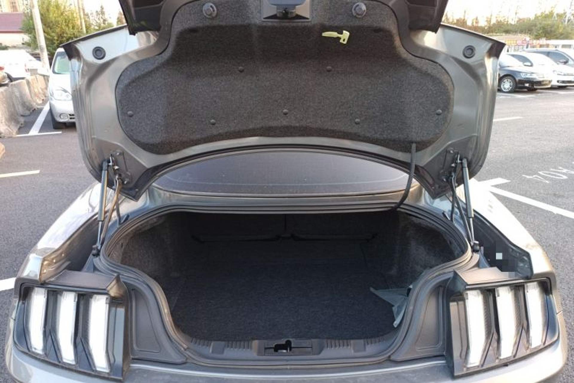 Used Ford Mustang 2021 2.3T EcoBoost Trunk
