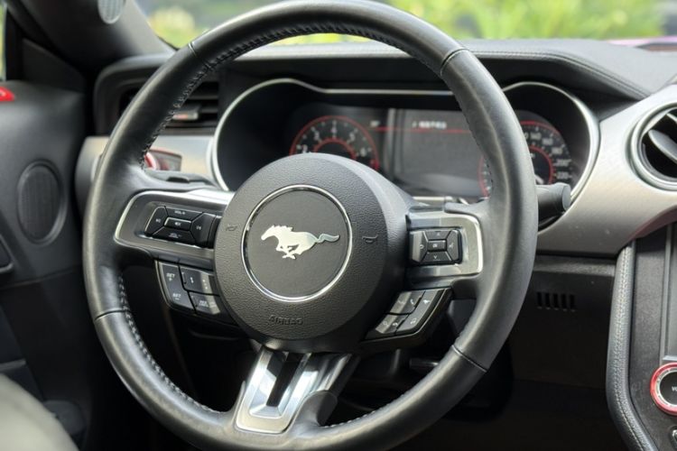 Used Ford Mustang 2021 2.3T EcoBoost Interior 2