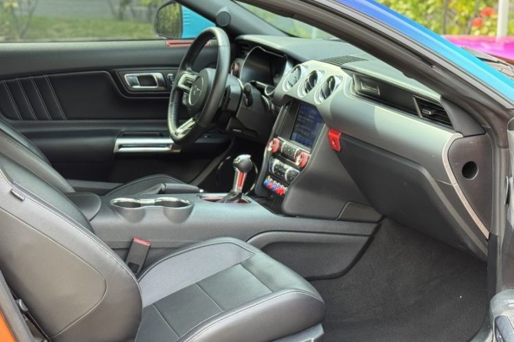 Used Ford Mustang 2021 2.3T EcoBoost Interior 3