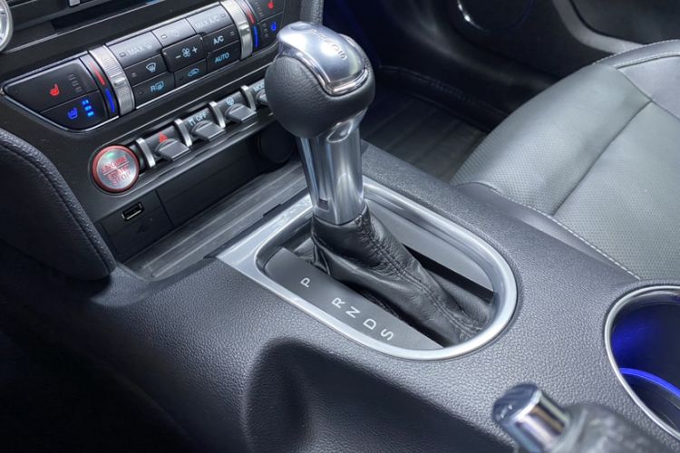 Used Ford Mustang 2021 2.3T EcoBoost Interior 6