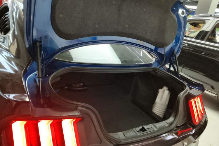 Used Ford Mustang 2021 2.3T EcoBoost Trunk